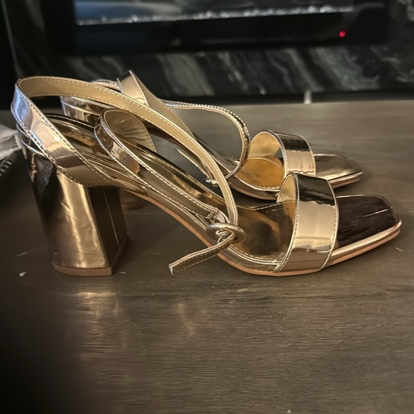 Be Mine rose gold ankle strap sandals size 8US - Picture 2 of 5